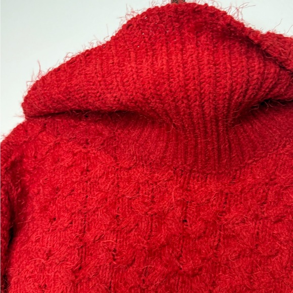 SLEEPING ON SNOW | Torridon Red Eyelash Turtleneck Sweater Size Small - Picture 5 of 6